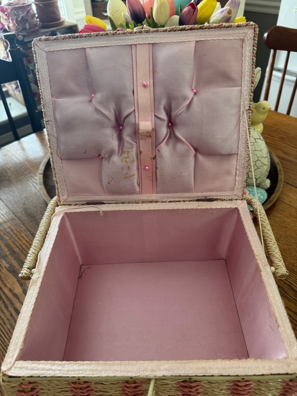 VINTAGE Made in Japan Wicker Sewing Basket - pastel pink and cream - Picture 5 of 6
